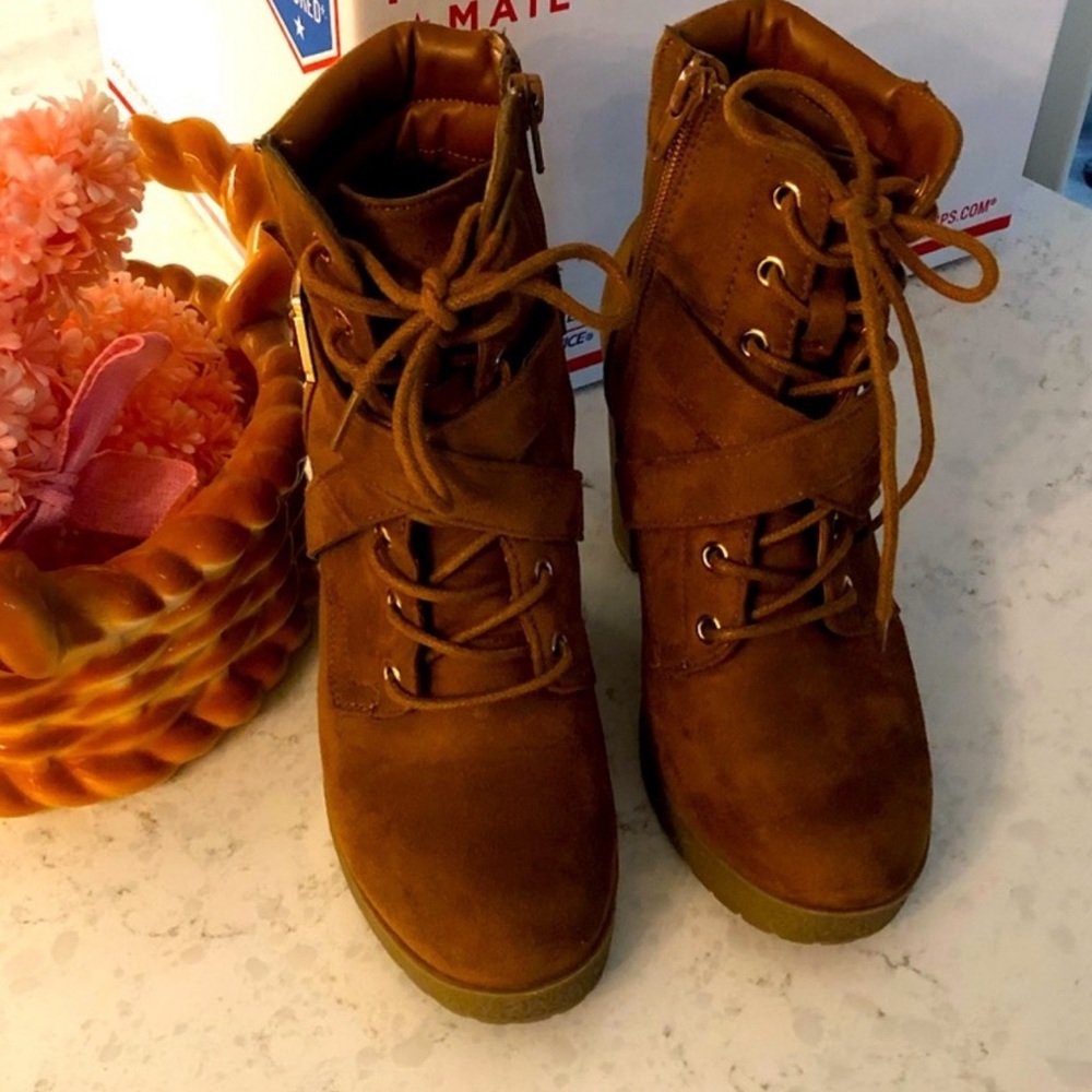 Ankle boots